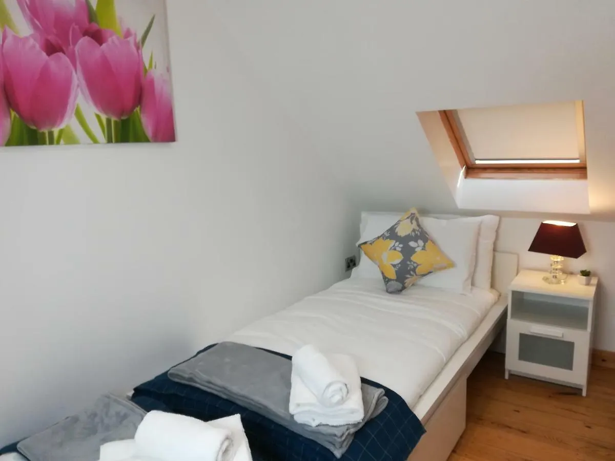 Epicsa - Family & Corporate Stay Mews Apartments With Free Parking CBG