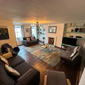 seafront-apartment-with-garden.brighton-hotels-england.com/