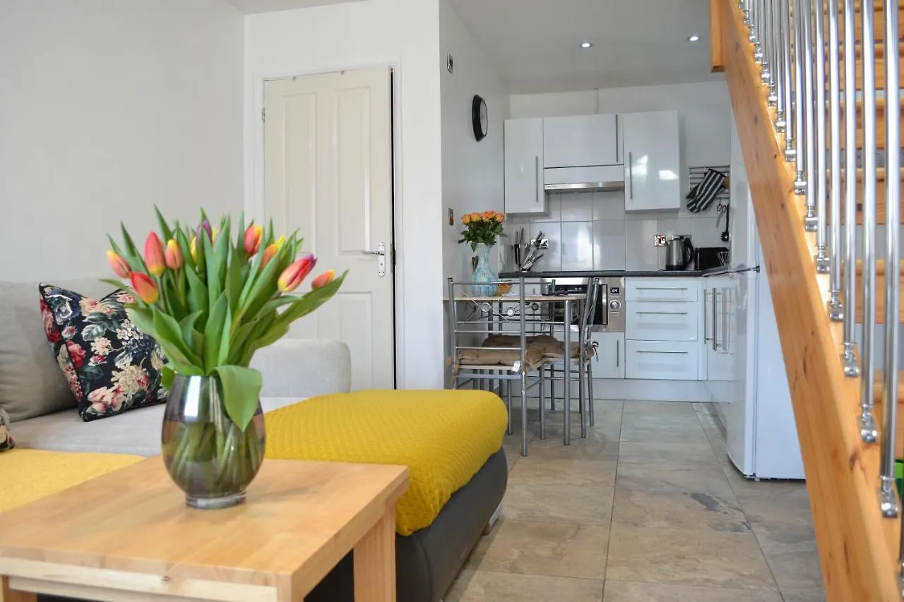 Epicsa - Family & Corporate Stay Mews Apartments With Free Parking Cambridge  0*, Cambridge (Cambridgeshire)